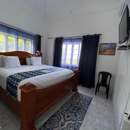 All Nations Guest House Порт-Антоніо Екстер'єр фото